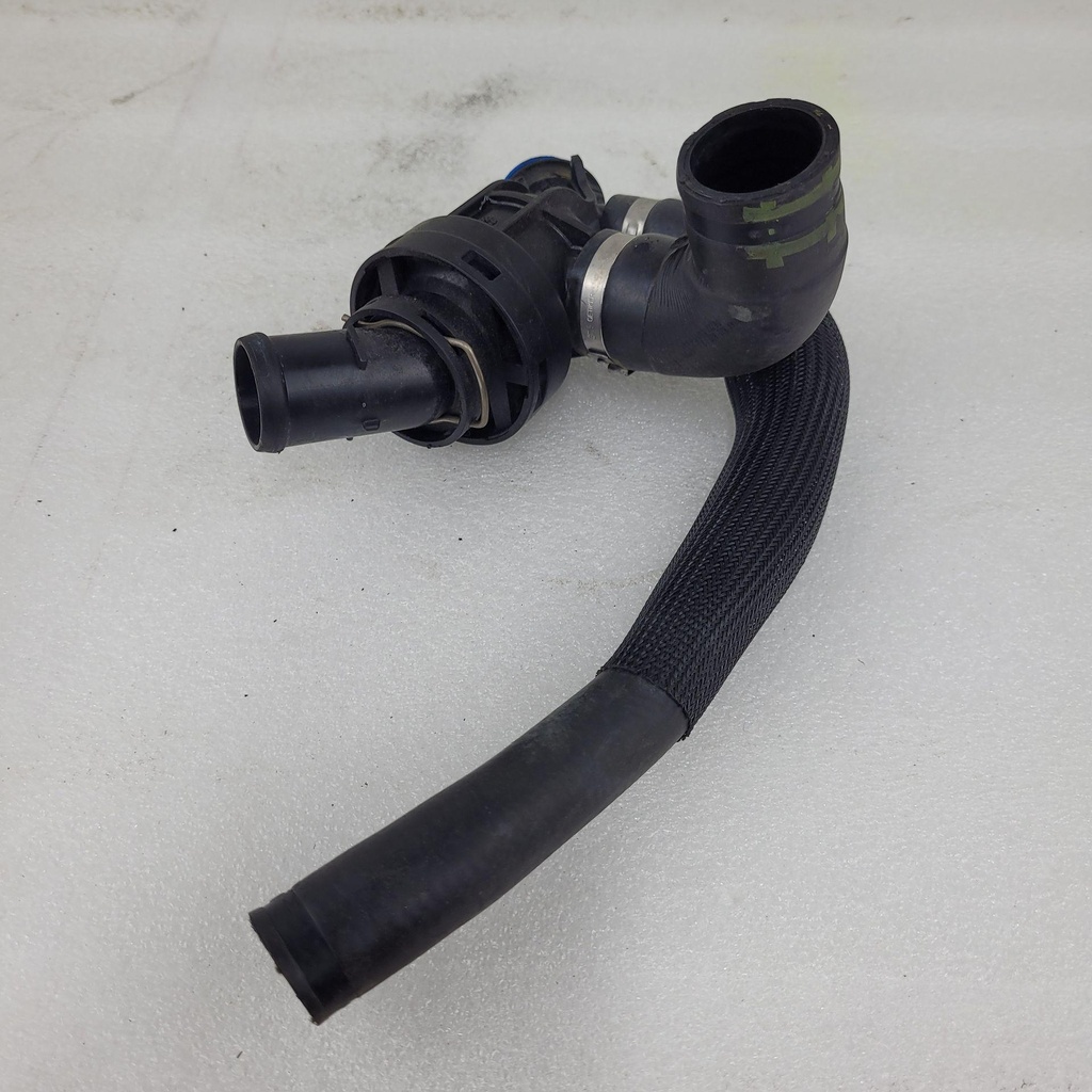 [420822836-001] thermostat housing