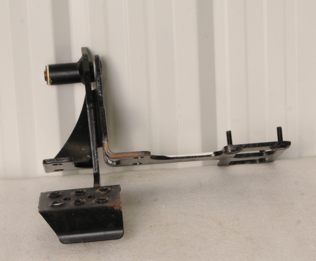 [1019105-329-001] (new ref. 1027413-329) weld-pedal mnt,blk