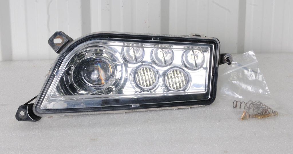 [2412336-001] RIGHT HAND LED BUMPER HEADLIGHT (2412336-001)